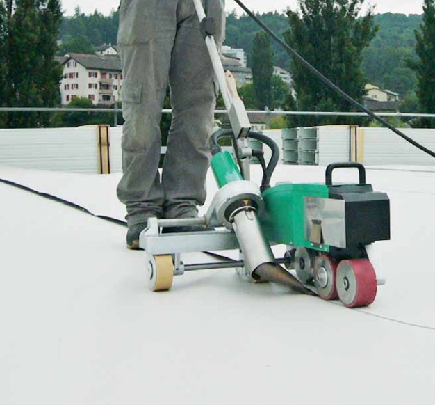 Pros and Cons of 3 Flat-Roofing Systems